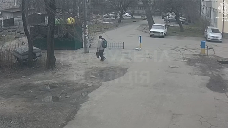 У Києві затримали злісного підпалювача сміттєвих баків (ВІДЕО)