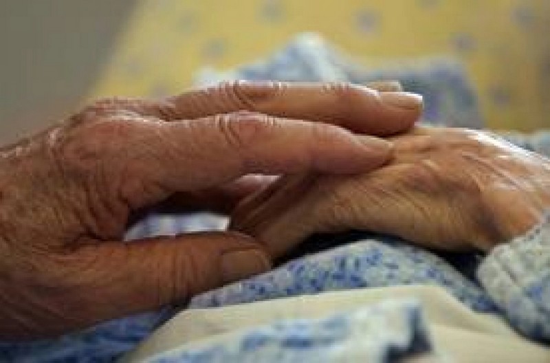 У Кам’янському чоловік вбив стареньку матір за те, що вона його розбудила