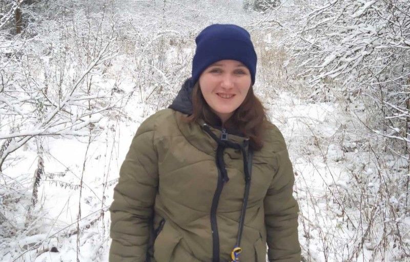 Вийшла з лікарні та зникла безвісти: на Київщині розшукують 25-річну дівчину