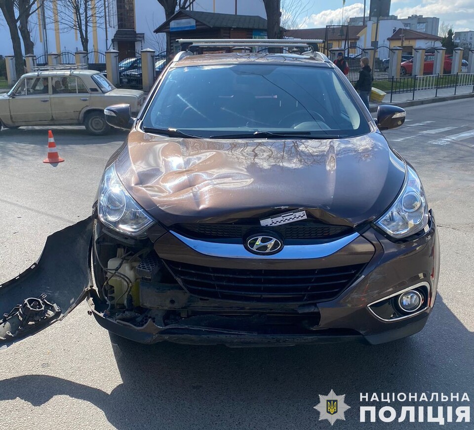 У Львові в ДТП потрапив 19-річний мотоцикліст (ФОТО)