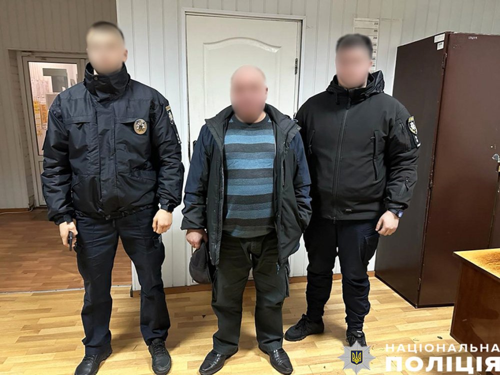 На Чернігівщині затримано дебошира, який з травмату поранив людину у торгівельному комплексі