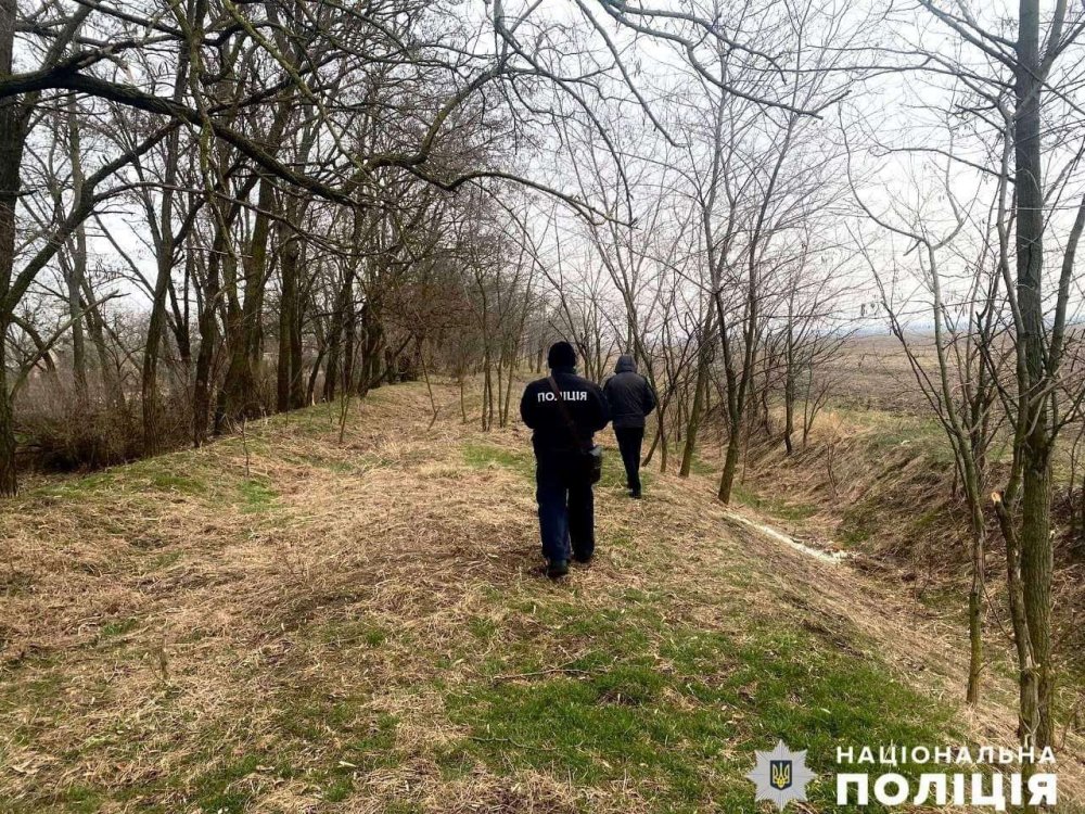 Безхатько викрав та сховав під землею дівчинку: її знайшли біля траси на Кривий Ріг (ВІДЕО)