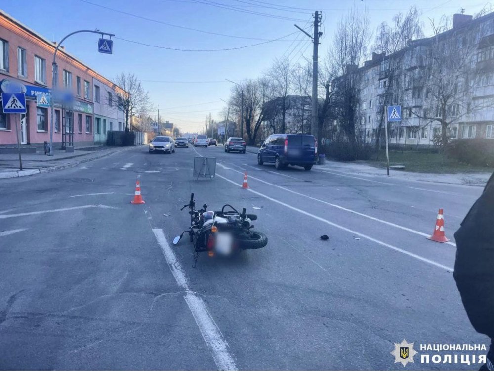 У Білій Церкві мотоцикл на пішохідному переході збив маленького хлопчика (ФОТО)