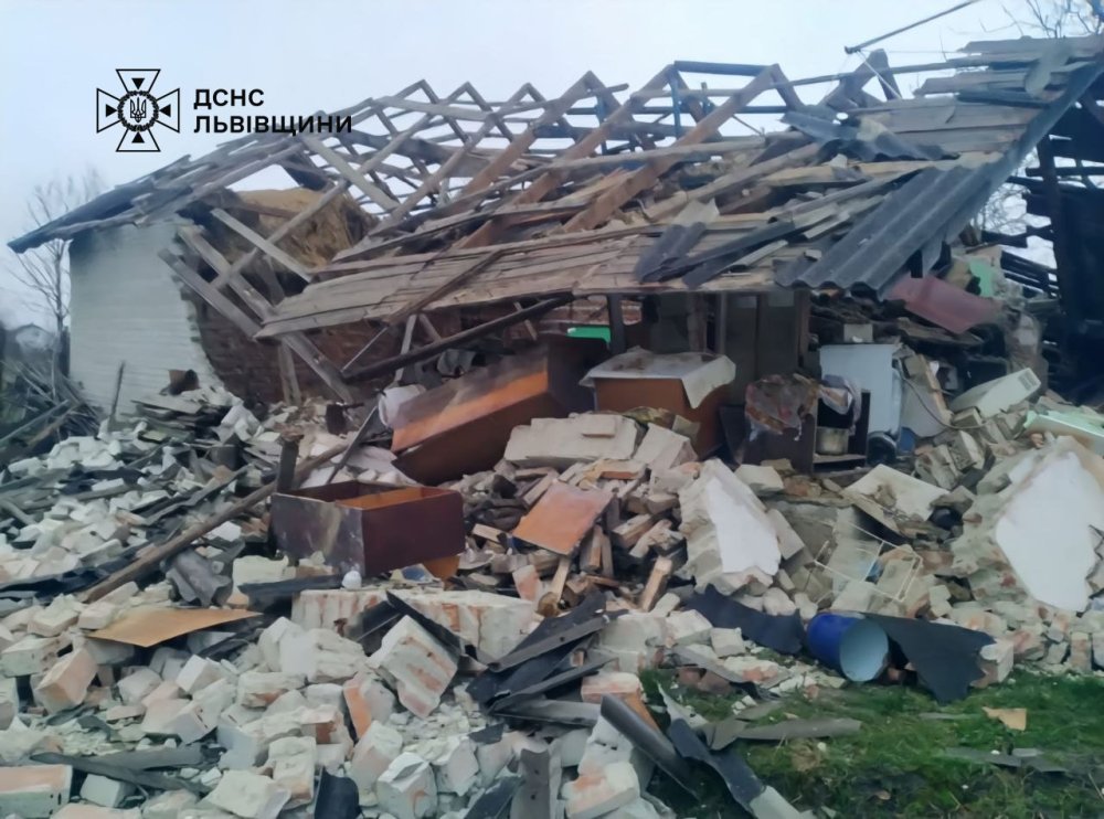 На Львівщині вибух газу вщент зруйнував літню кухню будинку (ФОТО)