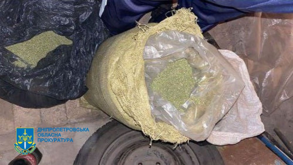 На Дніпропетровщині судитимуть наркоаграрія, в якого вилучено «продукції» на 3 млн грн (ФОТО)