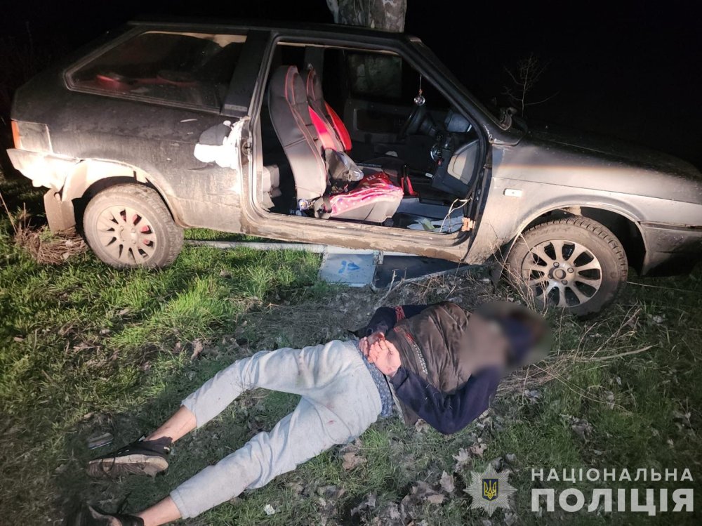 На Дніпропетровщині злодій викрав автомобіль та потрапив спочатку у ДТП, а потім до поліції