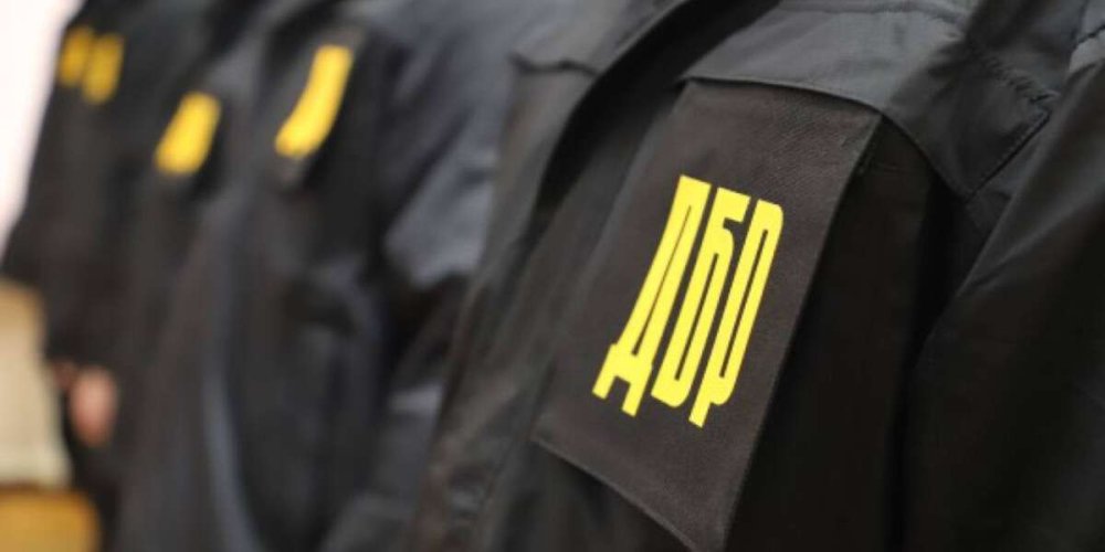 ДБР завершило розслідування щодо офіцера, який подарував гранати помічнику Залужного