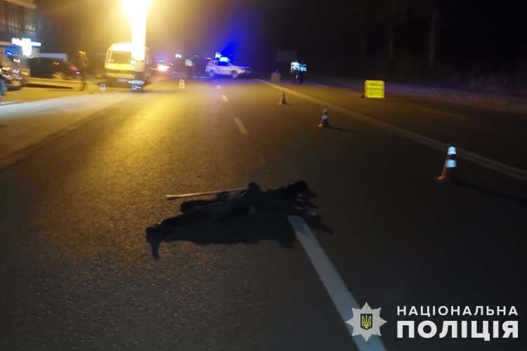 Смертельна ДТП біля Смиківці: “Хюндай” збив хлопця, а водій на “Опелі” переїхав його