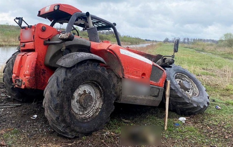 На Рівненщині трактор підірвався на міні: є постраждалі (ФОТО)