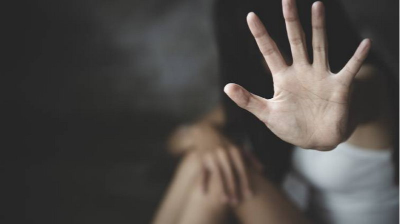 На Житомирщині вітчим зґвалтував 12-річну дівчинку