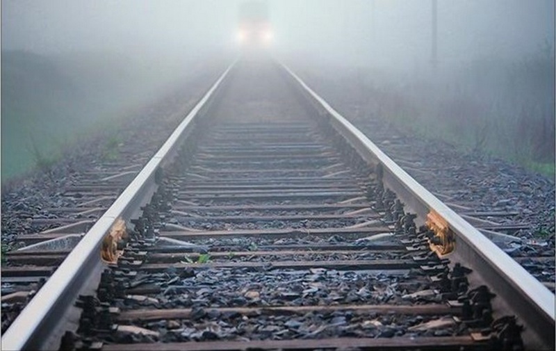 Поліція Київщини просить допомогти встановити особу жінки, яку збив потяг