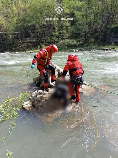 Минулих вихідних рятувальники Прикарпаття двічі залучалися для підняття на берег тіл потопельників (ФОТО)