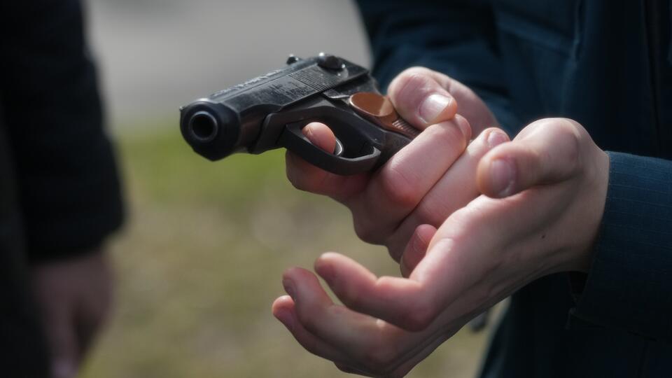 На Вінниччині чоловіка застрелили на зупинці автобуса, підозрюваного вже в поліції