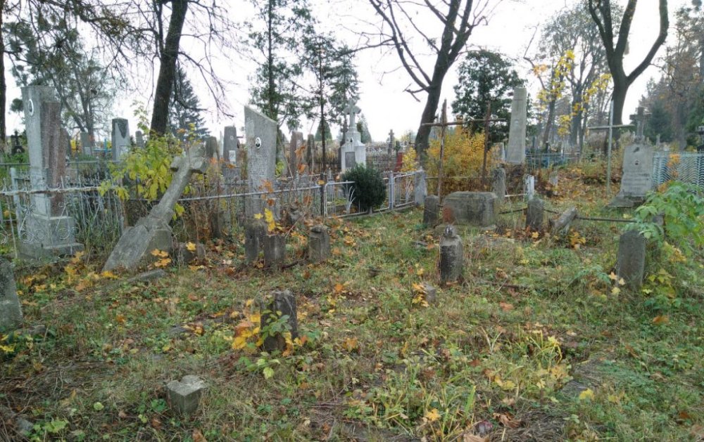 У Києві директор ритуальної служби відшкодував 16 млн грн «мертвим душам» за прибирання цвинтарів