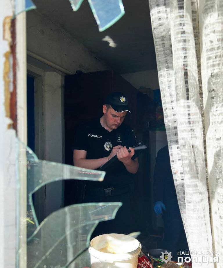 Порубав тіло матері і хотів спалити в печі: поліція повідомила деталі страшного злочину (ФОТО)
