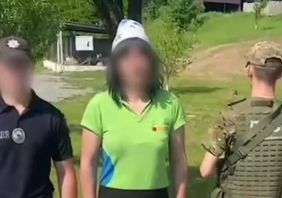 Переодягнувся в жінку: на кордоні з Румунією затримали ухилянта-актора (ФОТО)