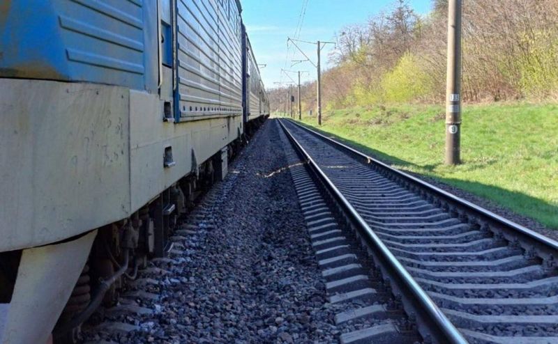 В Київській області потяг насмерть збив 9-річну дівчинку
