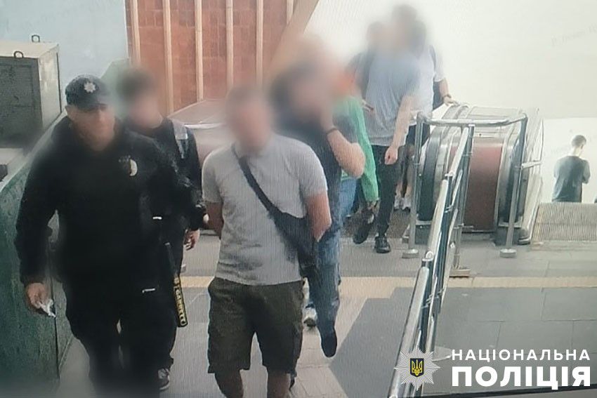 У Києві херсонець влаштував різанину у метро (ФОТО)