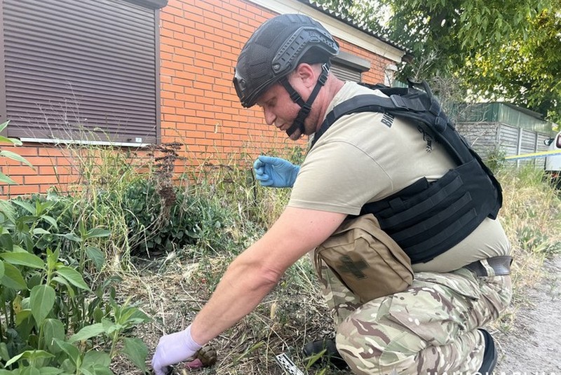 У Кременчуці поліція вилучила гранату та пістолет в учасника конфлікту (ВІДЕО)