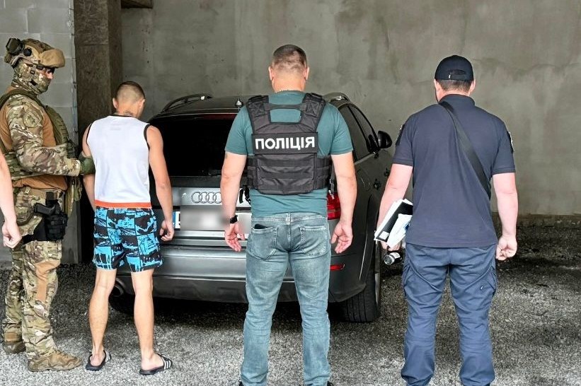 На Закарпатті група переправників ухилянтів встигла придбати 7 елітних автомобілів (ФОТО)