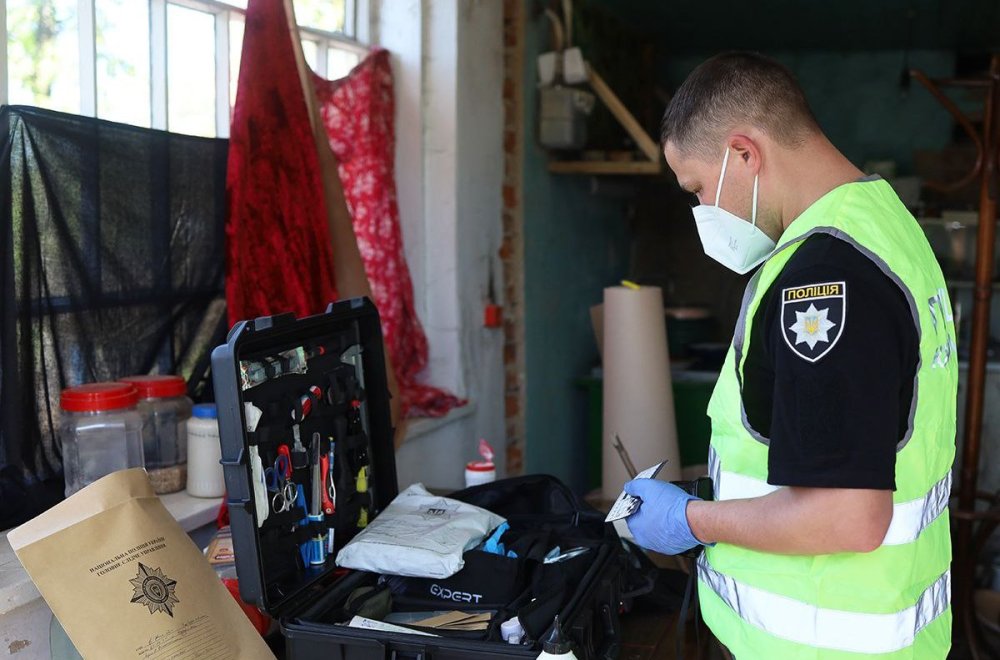 Порубав тіло матері і хотів спалити в печі: поліція повідомила деталі страшного злочину (ФОТО)