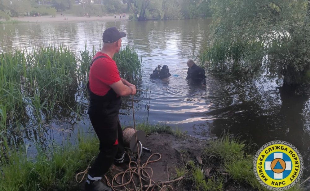 На Оболоні в озері втопився 14-літній підліток (ФОТО)