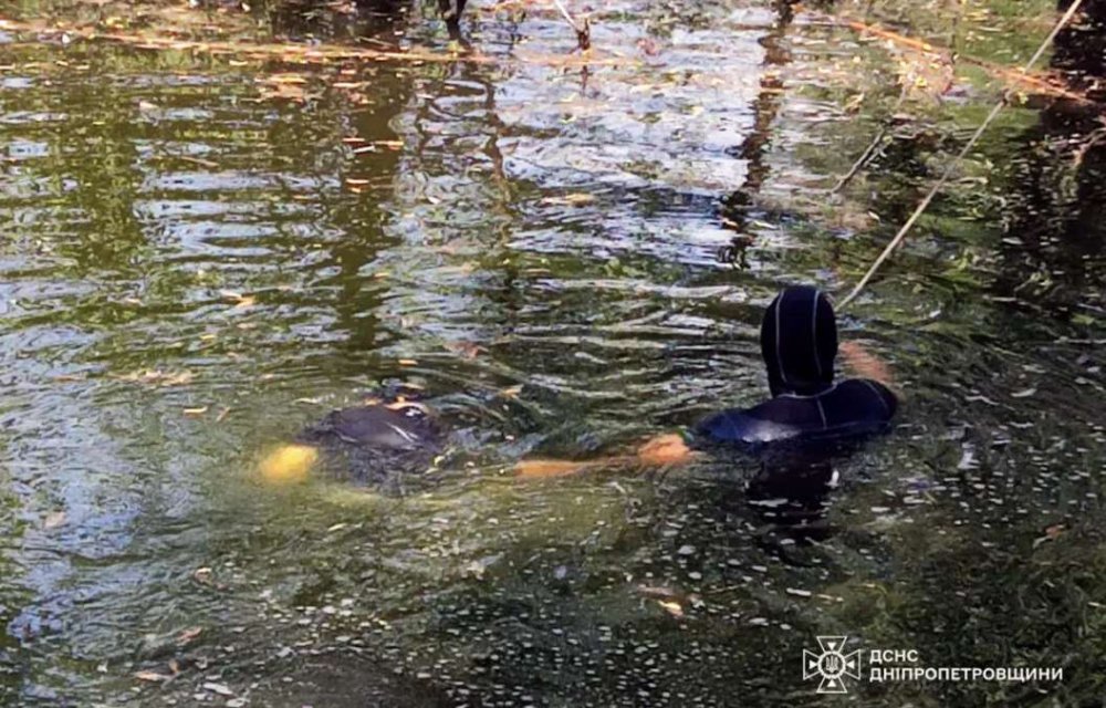 У Дніпрі з водойми дістали труп потопельника