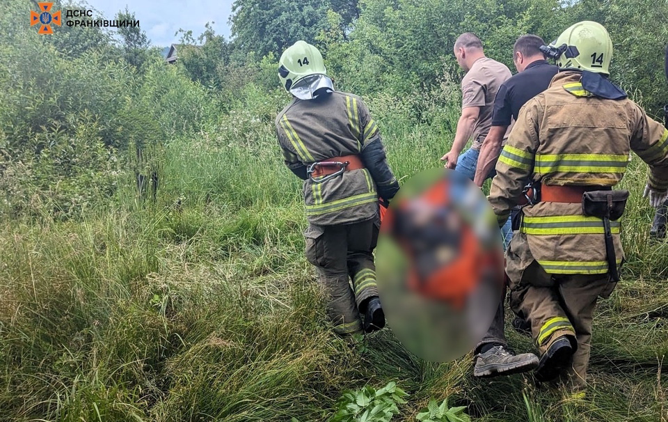 На Прикарпатті дерево впало на 64-річного чоловіка (ФОТО)