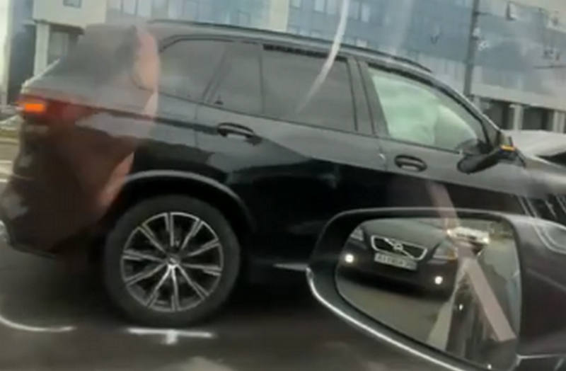 У Львові маршрутка потрапила в аварію (ВІДЕО)