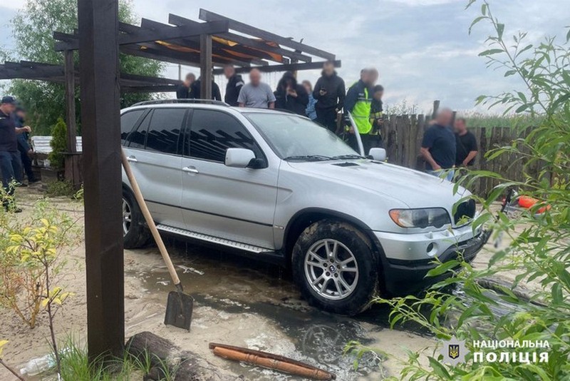 На Золотоніщині загинула пасажирка авто, яке зʼїхало у річку