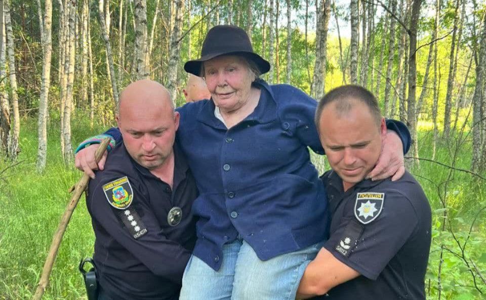 Пішла по гриби та не повернулась: на Київщині розшукали зниклу бабусю (ФОТО)