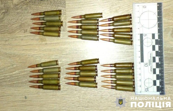 У Києві поліцейські затримали зловмисника, який на Троєщині підірвав гранату (ФОТО)