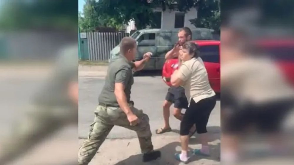 У Харківській області сталася бійка між цивільними та військовими: у ТЦК прокометували подію