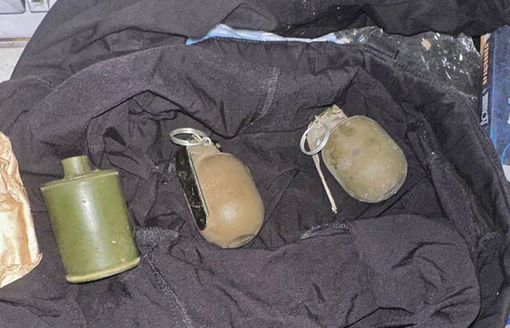 У Запоріжжі затримано молоду жінку, яка торгувала бойовими гранатами
