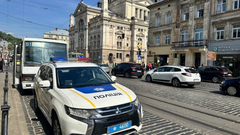 Аварія маршрутки у центрі Львова: дитина померла у реанімації (ВІДЕО)