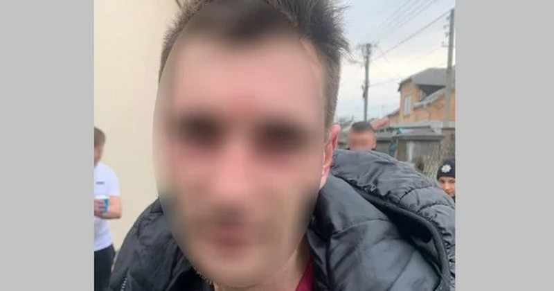 На Львівщині чоловік вбив дерев'яною колодою жінку та поранив чоловіка