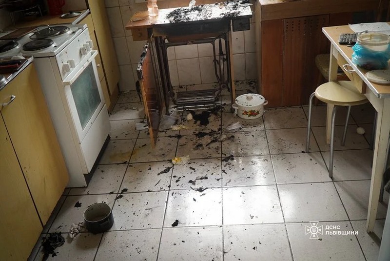Львів'янка постраждала від вибуху туристичного газового пальника у квартирі (ФОТО)