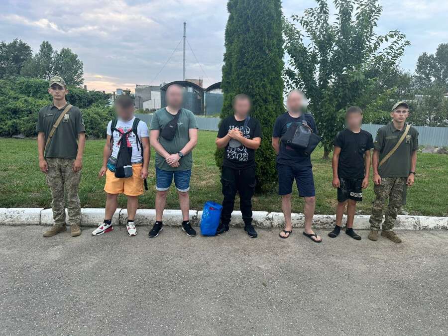 14-річний підліток переправляв українців через Тису за кордон