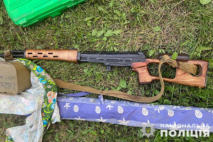 На Тернопільщині чоловік дарма вирішив постріляти зі снайперської гвинтівки (ФОТО)