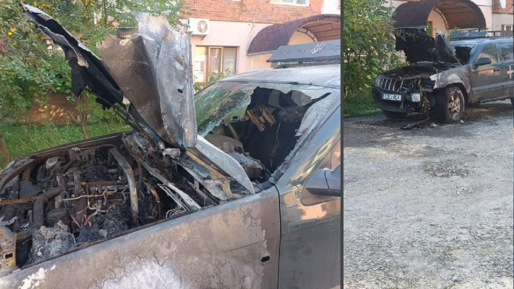 На Прикарпатті невідомі спалили авто військового