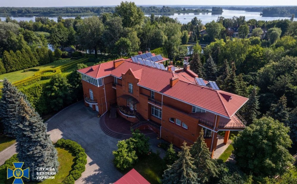 Понад мільярд гривень: арештували майно довіреної особи Януковича (ФОТО)