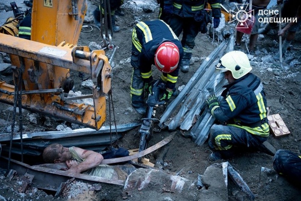 У порту Одеси стався обвал будівлі: під завалами опинилися люди