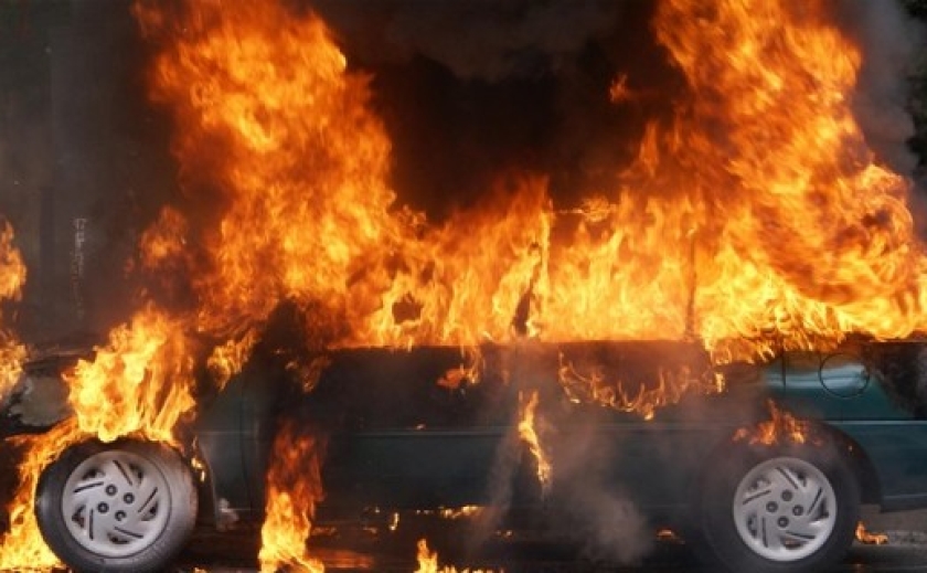 На Одещині за вказівкою росіян двоє осіб підпалювали авто: що відомо