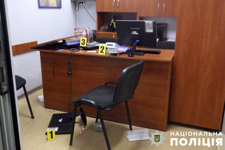 У Києві грабіжника судитимуть за жорстокий розбійний напад на кредитну установу (ФОТО)