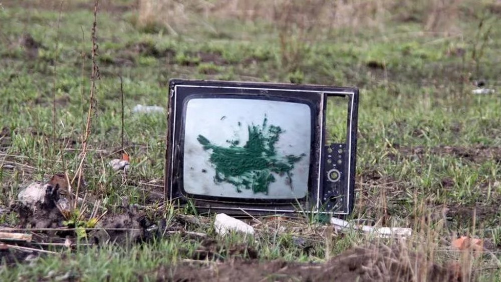 Львів'янин викинув з вікна телевізор на припаркований автомобіль: як його покарали