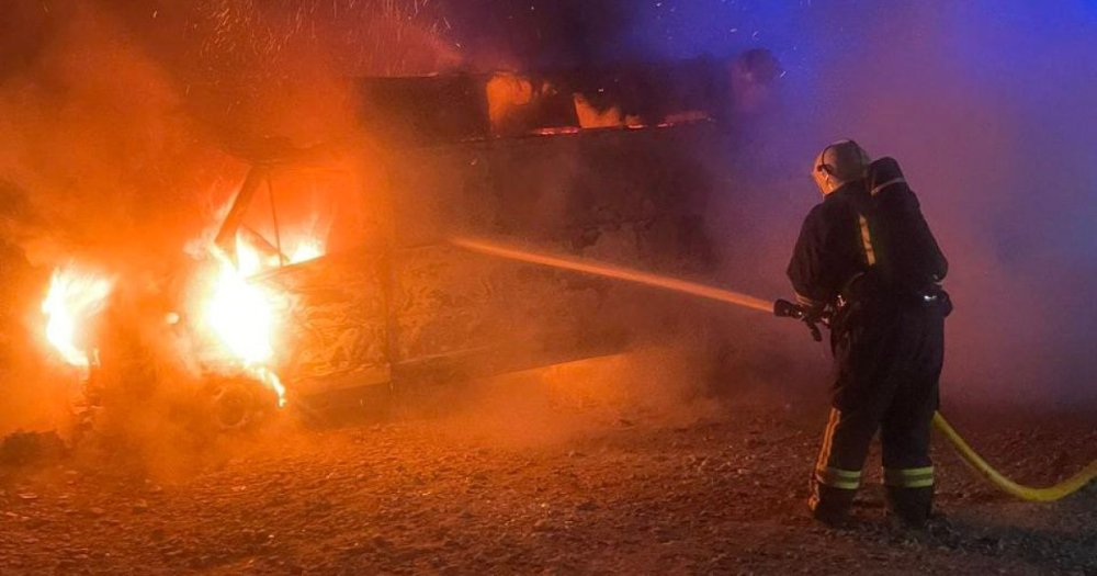 Пожежа на Дрогобиччині: повністю згорів мікроавтобус (ФОТО)