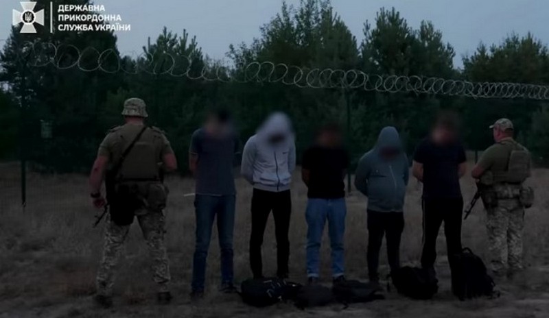 Ухилянти намагались потрапити до Білорусі через мінне поле (ВІДЕО)