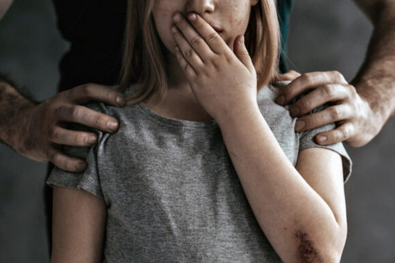 До 15 років ув’язнення засудили закарпатця за зґвалтування малолітньої дитини