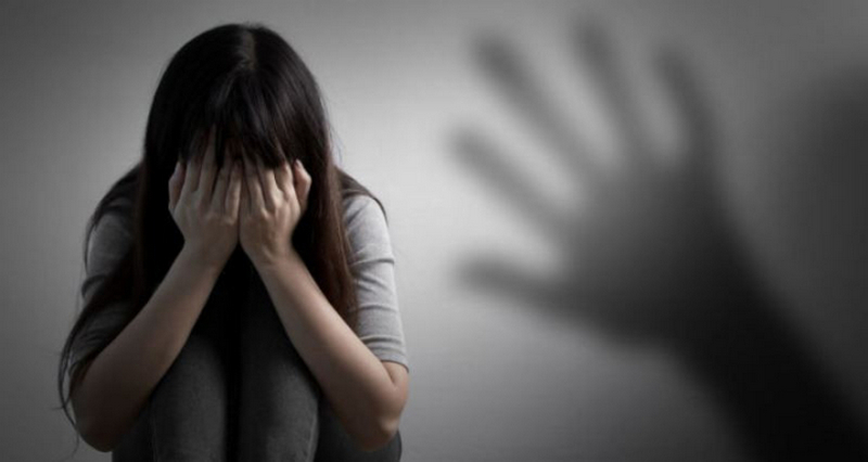 На Закарпатті засуджено чоловіка, який зґвалтував маленьку доньку співмешканки