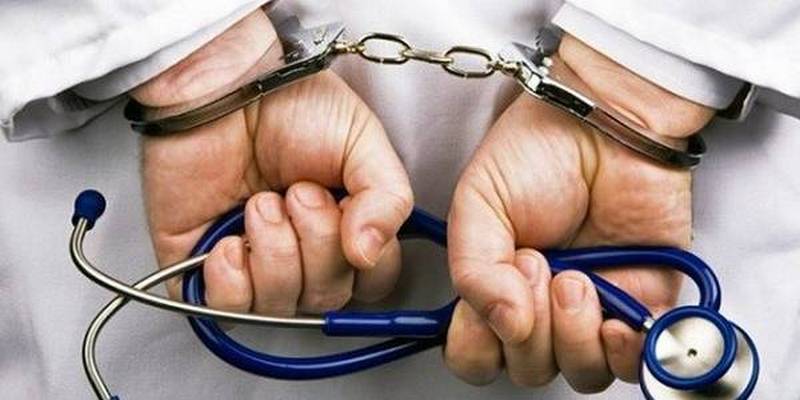 На Львівщині сімейного лікаря судитимуть за систематичне підроблення рецептів